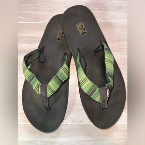 Teva Men’s Mush Black and Green Striped Flip Flops Size 11